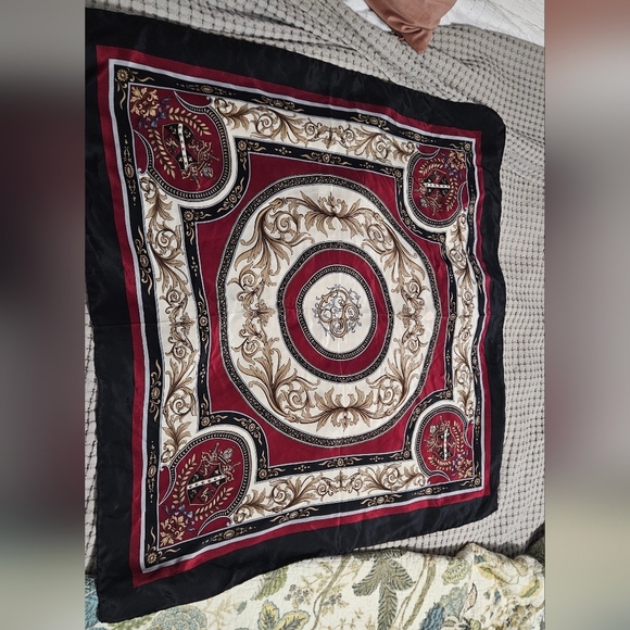 Vintage 1980s Silk Heraldic Shield Versace Style Large Sqaure Scarf. Red/Black. - Picture 3 of 11